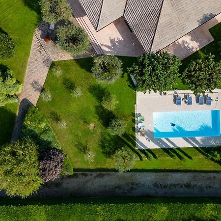 Villa Carini With 3000 Mq Garden & Heated Pool Castelnuovo del Garda Eksteriør bilde