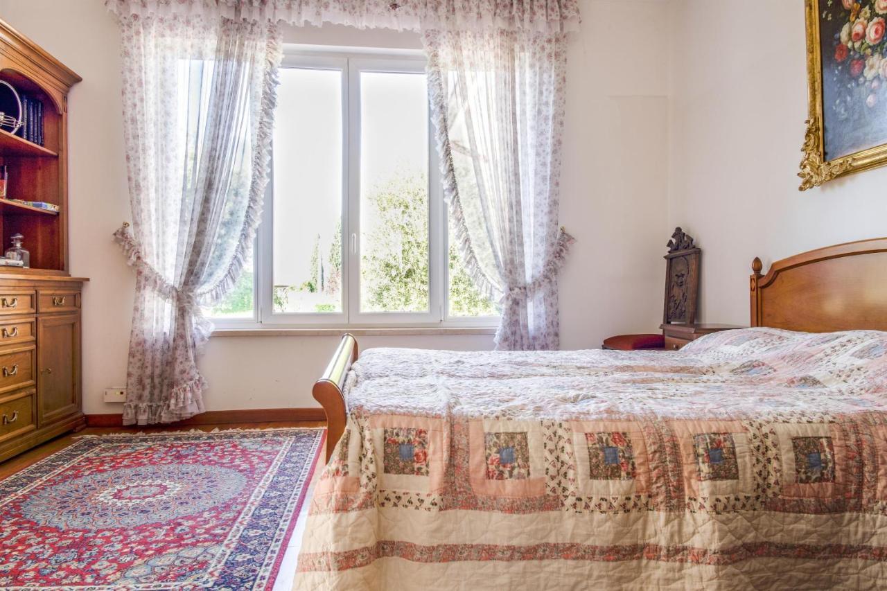 Villa Carini With 3000 Mq Garden & Heated Pool Castelnuovo del Garda Eksteriør bilde