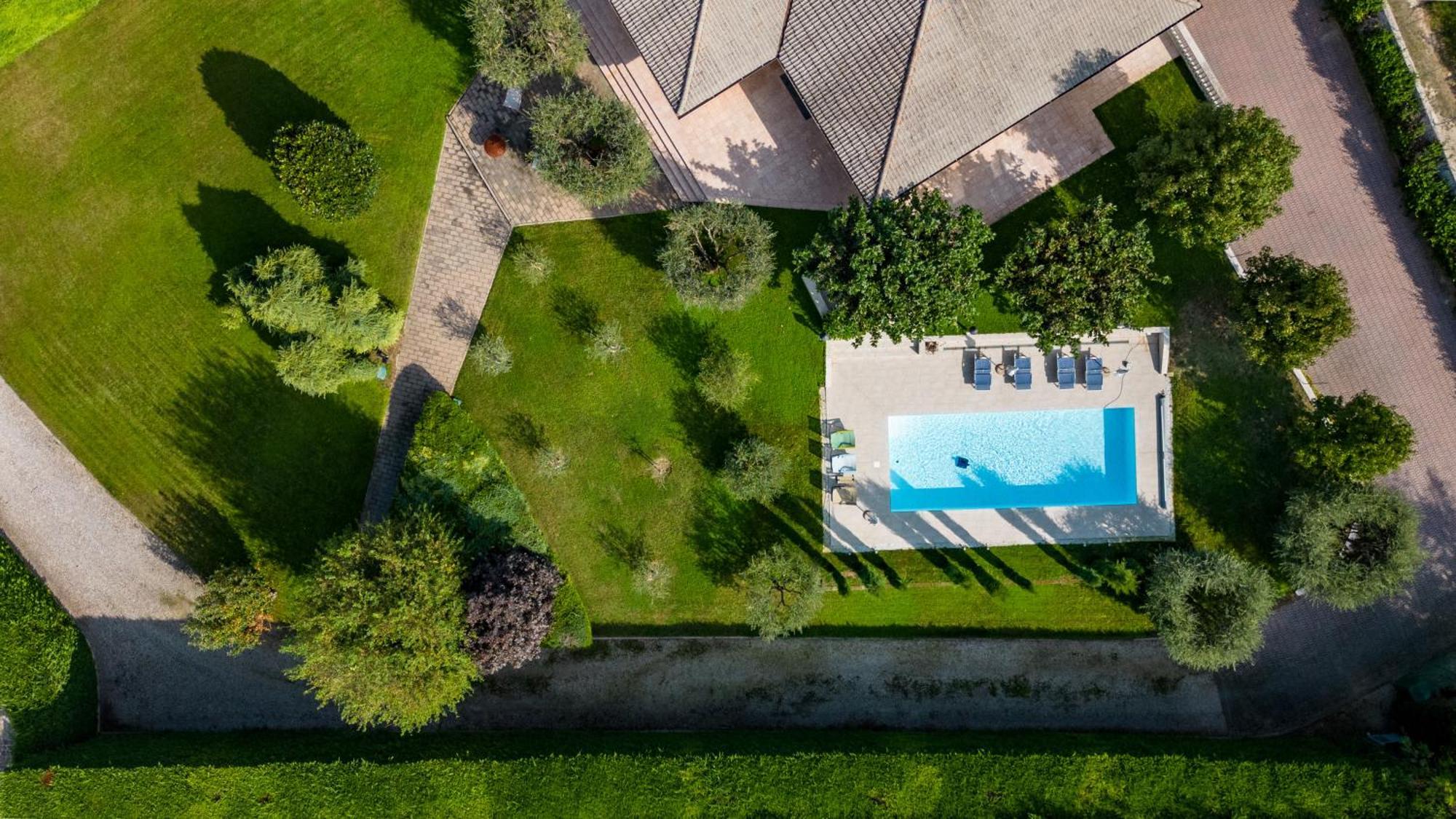 Villa Carini With 3000 Mq Garden & Heated Pool Castelnuovo del Garda Eksteriør bilde