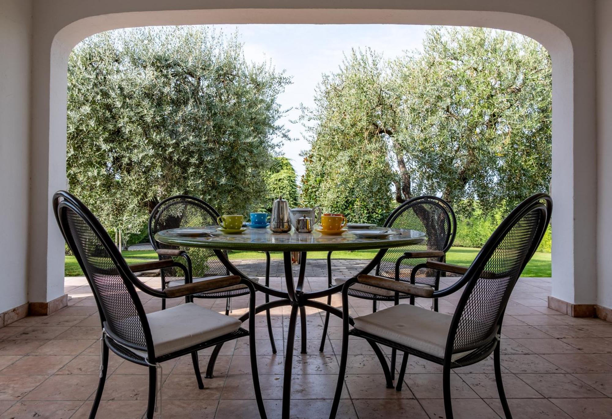 Villa Carini With 3000 Mq Garden & Heated Pool Castelnuovo del Garda Eksteriør bilde