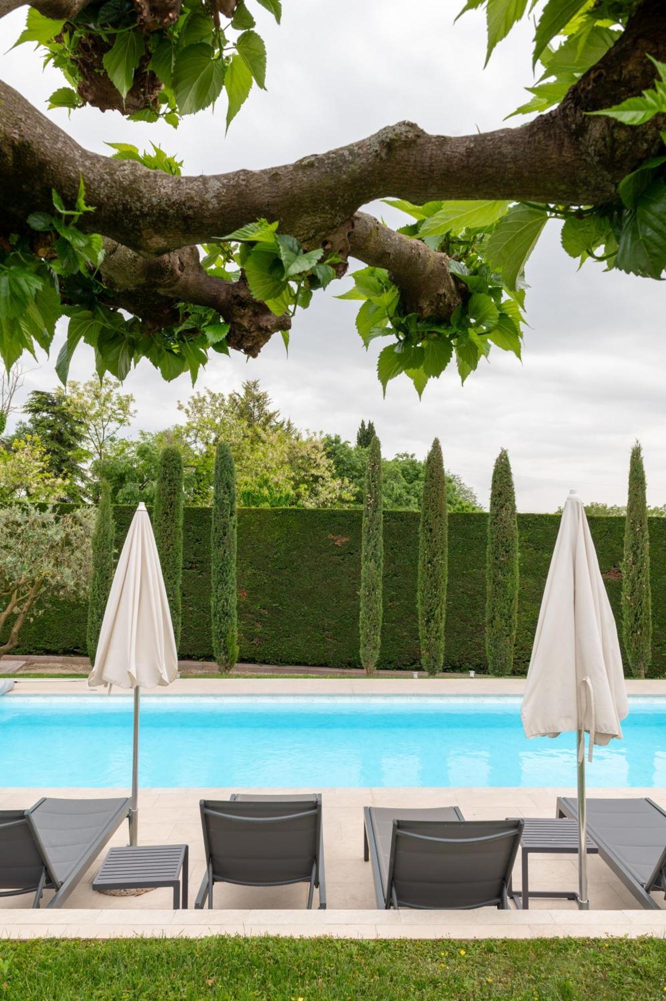 Villa Carini With 3000 Mq Garden & Heated Pool Castelnuovo del Garda Eksteriør bilde