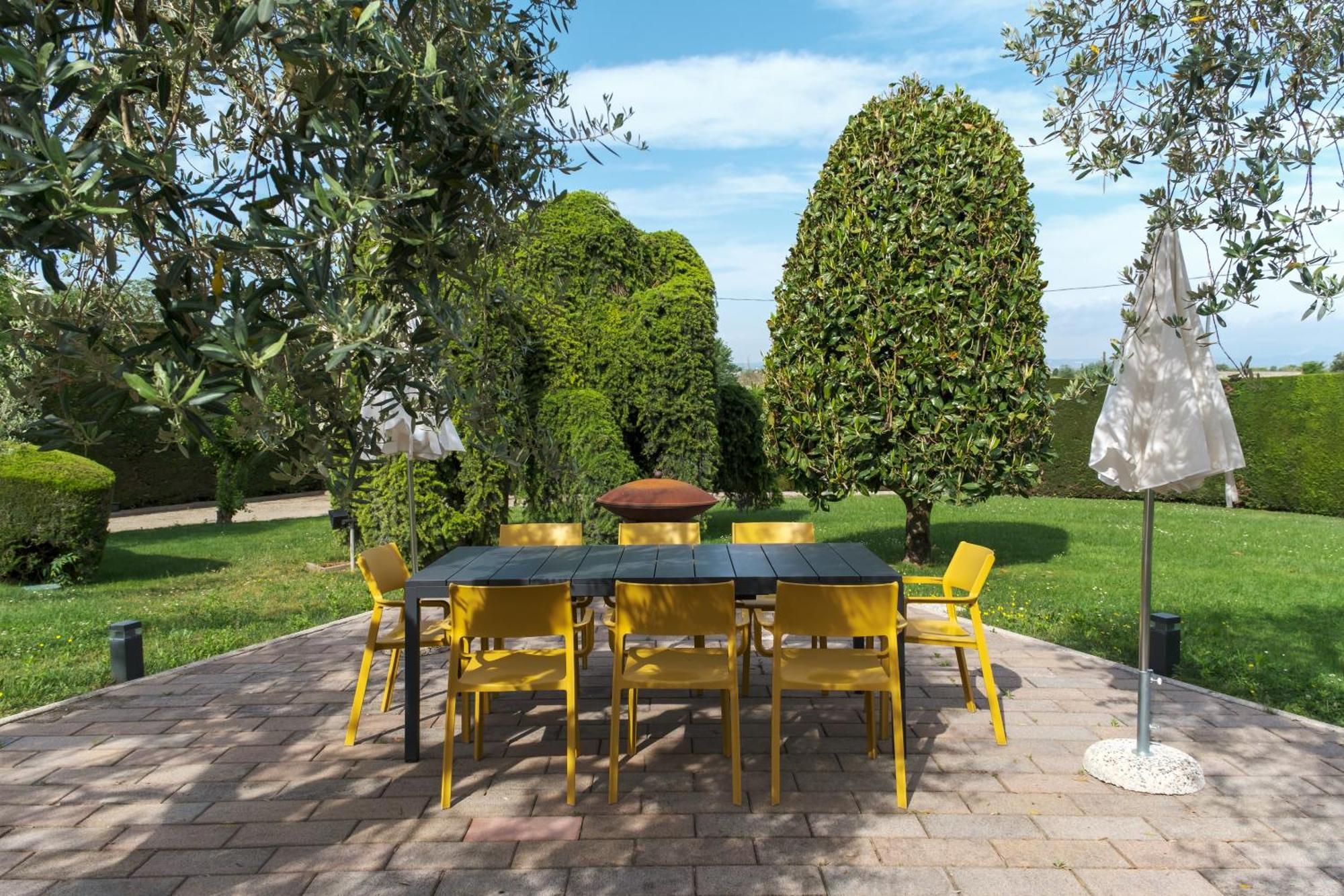 Villa Carini With 3000 Mq Garden & Heated Pool Castelnuovo del Garda Eksteriør bilde