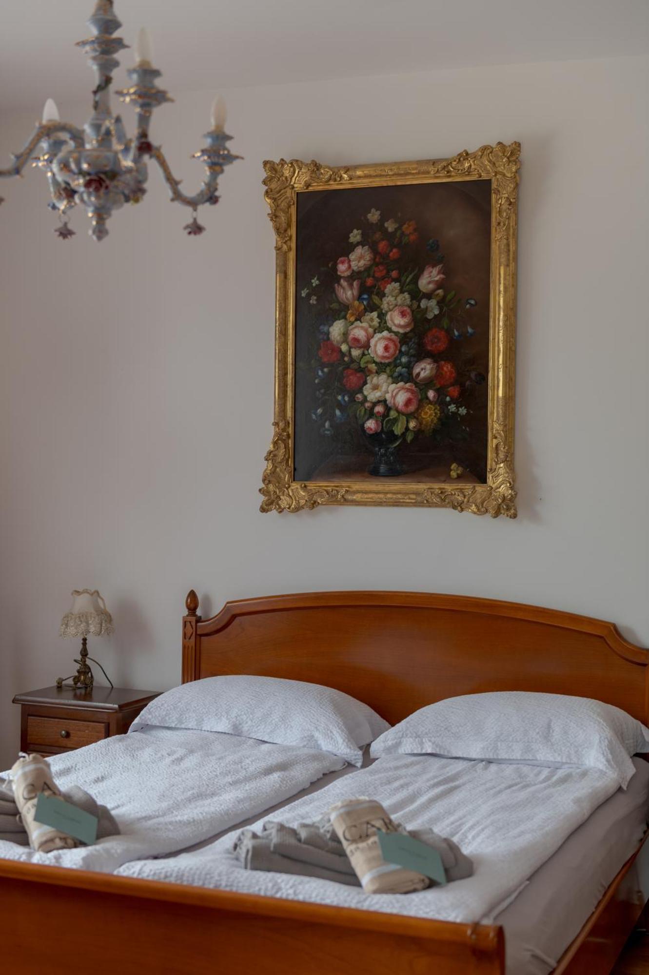 Villa Carini With 3000 Mq Garden & Heated Pool Castelnuovo del Garda Eksteriør bilde
